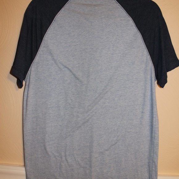 American Eagle Small Tee - Picture 2 of 2